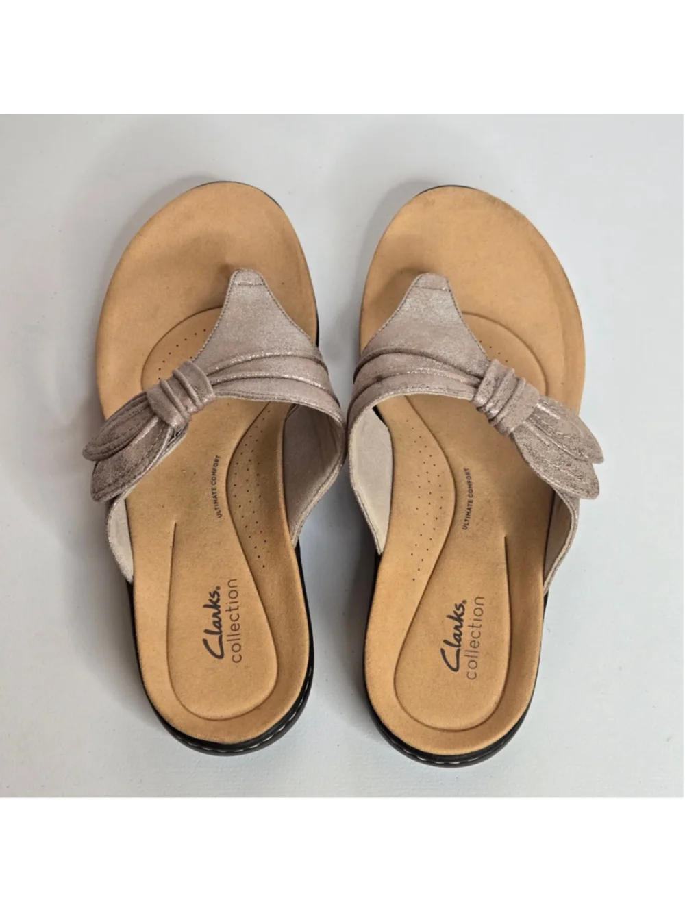 Clarks Laureann Rae Bow Accent Slip-On Thong Taupe Metallic Sandals Sz 12